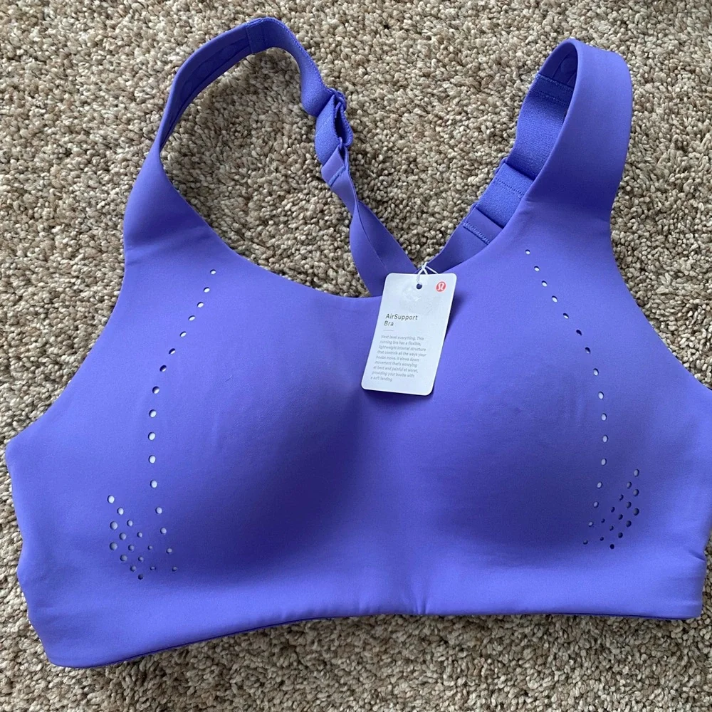 Lululemon Sports Bra - Picture 1 of 4
